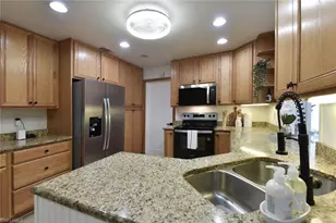 912 Entrada Dr S, Fort Myers, FL 33919 - Photo 20