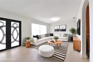 912 Entrada Dr S, Fort Myers, FL 33919 - Photo 4