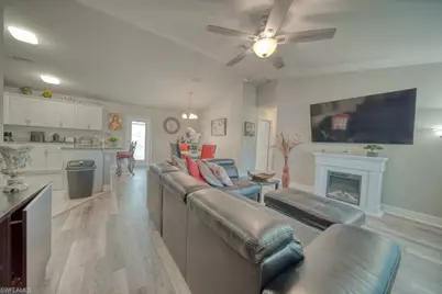 520 Wilmington Pkwy, Cape Coral, FL 33993 - Photo 8