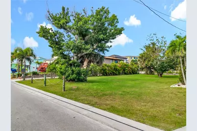 219 Primo Dr, Fort Myers Beach, FL 33931 - Photo 8