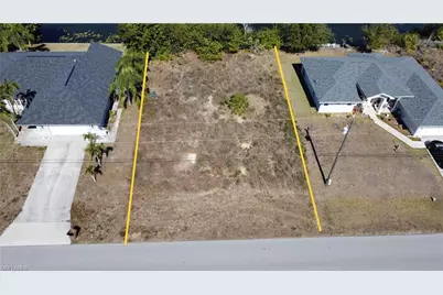 425 NW 5th Ter, Cape Coral, FL 33993 - Photo 2