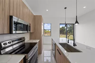 1128 Helen Ave S, Lehigh Acres, FL 33974 - Photo 8