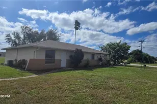 1302 NE 9th St, Cape Coral, FL 33909 - Photo 2