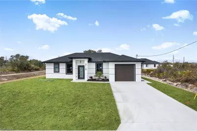 2718 67th St W, Lehigh Acres, FL 33971 - Photo 8