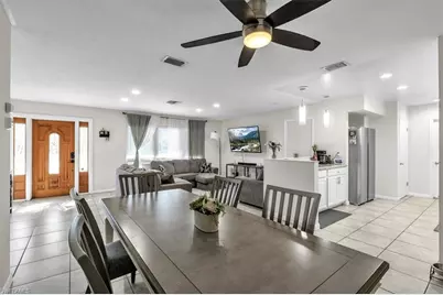 323 Hollywood St, Lehigh Acres, FL 33936 - Photo 14