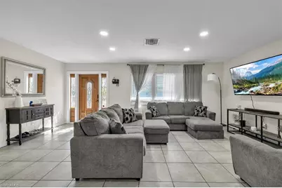 323 Hollywood St, Lehigh Acres, FL 33936 - Photo 6