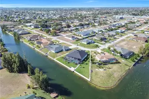 2221 SW 5th Pl, Cape Coral, FL 33991 - Photo 32