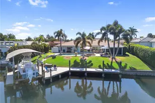 977 N Waterway Dr, Fort Myers, FL 33919 - Photo 32