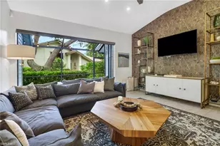 27052 Kindlewood Ln, Bonita Springs, FL 34134 - Photo 8