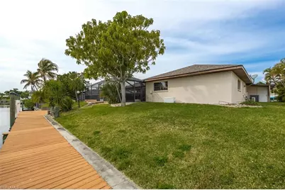 1719 W Bluewater Ter, North Fort Myers, FL 33903 - Photo 34