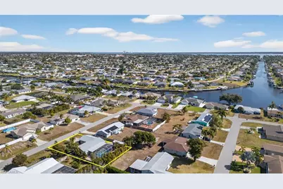 916 SE 31st Ln, Cape Coral, FL 33904 - Photo 28