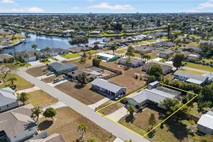 916 SE 31st Ln, Cape Coral, FL 33904 - Photo 26