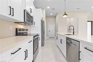 2809 25th St SW, Lehigh Acres, FL 33976 - Photo 10