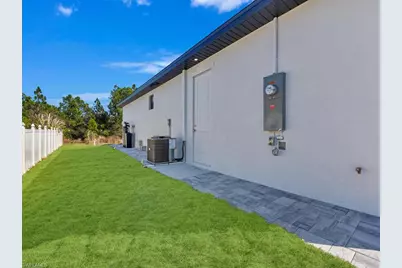 1033 Bassinger Ave S, Lehigh Acres, FL 33974 - Photo 30