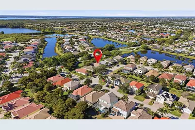 2452 Blackburn Cir, Cape Coral, FL 33991 - Photo 2