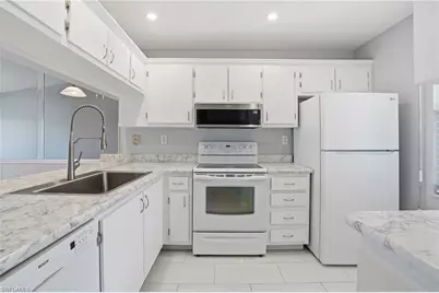 9270 Lake Park Dr #201, Fort Myers, FL 33919 - Photo 14