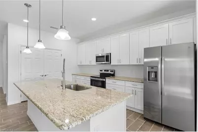 1024 SW 1st St, Cape Coral, FL 33991 - Photo 10