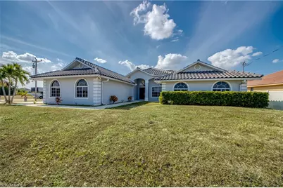 823 SW 10th St, Cape Coral, FL 33991 - Photo 2