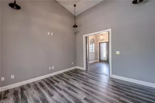 823 SW 10th St, Cape Coral, FL 33991 - Photo 8