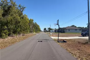 2818 Miracle Pkwy, Cape Coral, FL 33914 - Photo 2