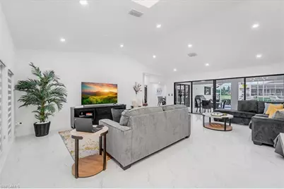 3728 SE 18th Ave, Cape Coral, FL 33904 - Photo 8