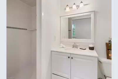 100 Fairview Ave, Fort Myers, FL 33905 - Photo 18
