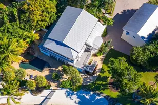 100 Fairview Ave, Fort Myers, FL 33905 - Photo 2