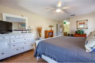 611 SE 20th Pl, Cape Coral, FL 33990 - Photo 22