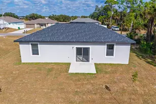 8050 Sherwood Cir, Labelle, FL 33935 - Photo 18