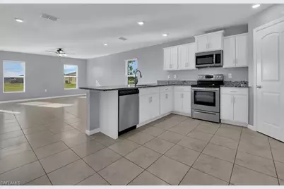 1826 NW 7th Pl, Cape Coral, FL 33993 - Photo 4
