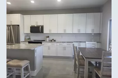 654 NE 5th Pl, Cape Coral, FL 33993 - Photo 8