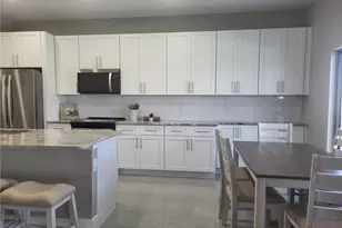 654 NE 5th Pl, Cape Coral, FL 33993 - Photo 8