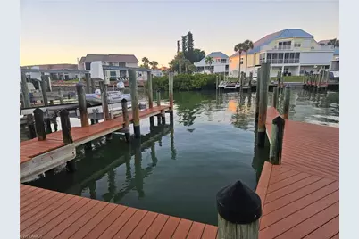 Hibiscus Pointe #82 Bay Beach Ln, Fort Myers Beach, FL 33931 - Photo 6