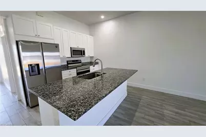 2909 SW Santa Barbara Pl, Cape Coral, FL 33914 - Photo 6