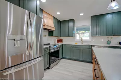 305 SE 14th Ter, Cape Coral, FL 33990 - Photo 16