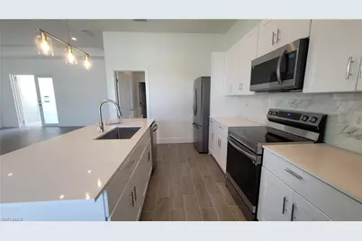 424 SW 28th Ave, Cape Coral, FL 33991 - Photo 6