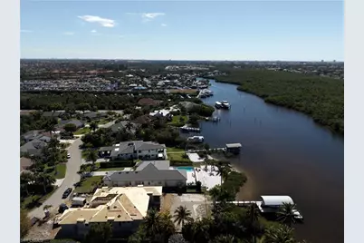 6901 Deep Lagoon Ln, Fort Myers, FL 33919 - Photo 4