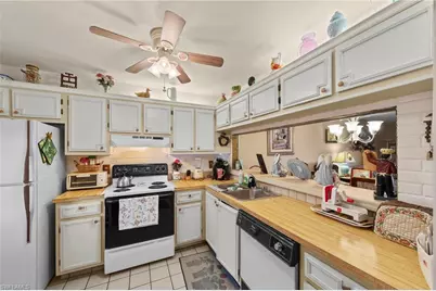 9305 Lake Park Dr #102, Fort Myers, FL 33919 - Photo 10