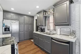 885 Entrada Dr S, Fort Myers, FL 33919 - Photo 12