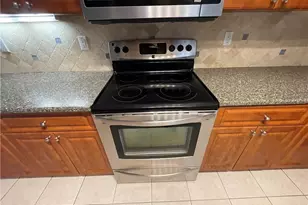 3023 Lake Manatee Ct, Cape Coral, FL 33909 - Photo 8