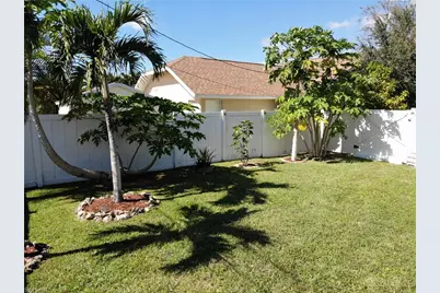 320 SE 28th Ter, Cape Coral, FL 33904 - Photo 20