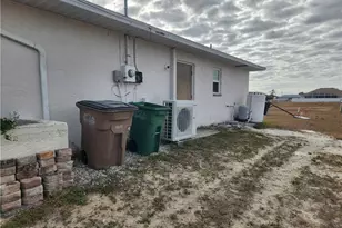 1402 NE 18th St, Cape Coral, FL 33909 - Photo 12