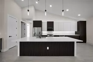 1425 NE 2nd St, Cape Coral, FL 33909 - Photo 8