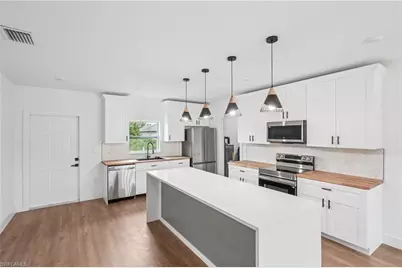 2516 38th St SW, Lehigh Acres, FL 33976 - Photo 4