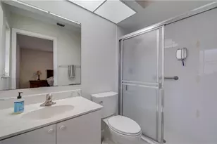 2411 SE 8th Pl, Cape Coral, FL 33990 - Photo 20