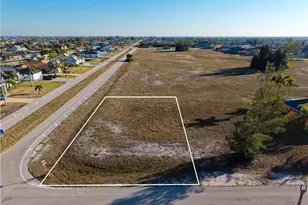 4002 NW 22nd St, Cape Coral, FL 33993 - Photo 2