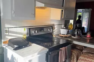 2202 Parkview Dr, Fort Myers, FL 33905 - Photo 10