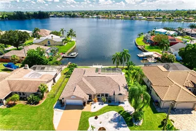 911 SW 3rd Ave, Cape Coral, FL 33991 - Photo 2