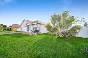 2620 SW 3rd Pl, Cape Coral, FL 33914 - Photo 2