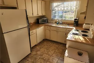 10521 Putnam Ct, Lehigh Acres, FL 33936 - Photo 14